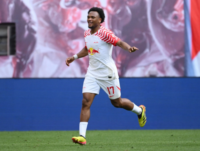 德甲-莱比锡3-0狼堡，奥蓬达、谢什科、奥尔莫破门，西蒙斯送助攻