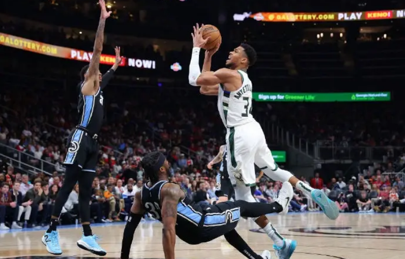 NBA-雄鹿122-113老鹰，博格丹空砍38分
